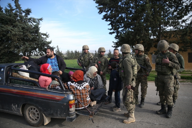 Türk komandosu savaş mağdurlarının umudu oldu